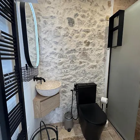 Le Cosy Revely, 2 Pieces Sur Les Remparts , Climatise Apartment
